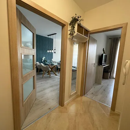 Апартамент Elizi Summer House In South Bay *