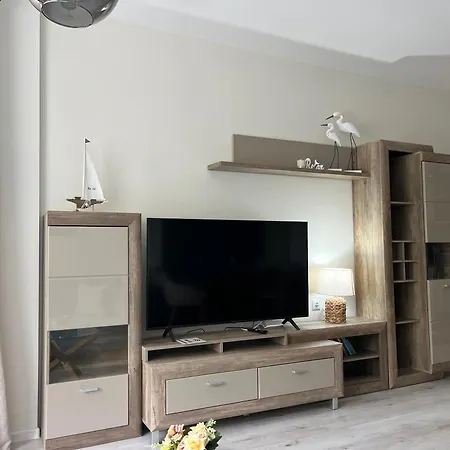 Elizi Summer House In South Bay Apartamento