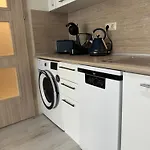 Elizi Summer House In South Bay Апартаменты