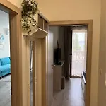 Elizi Summer House In South Bay Апартаменты