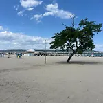 Elizi Summer House In South Bay Апартаменты *