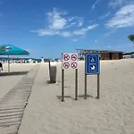 Elizi Summer House In South Bay Апартаменты